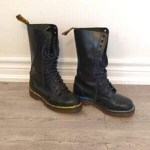 14 Hole Dr. Martens